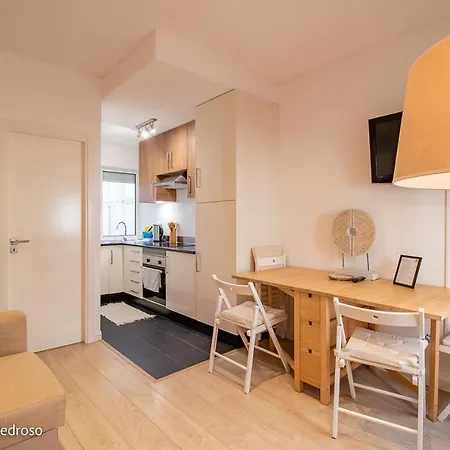 Nesha Flats Lejlighed *