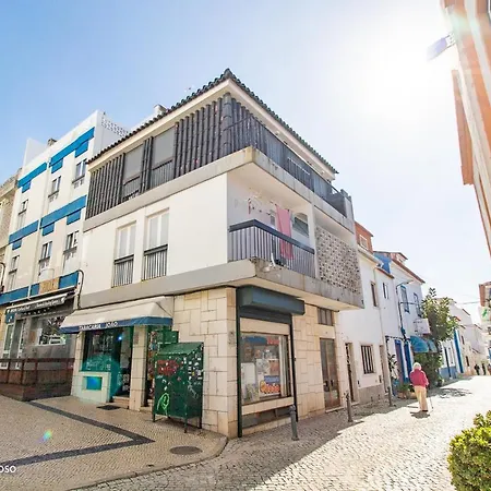 Nesha Flats Lejlighed