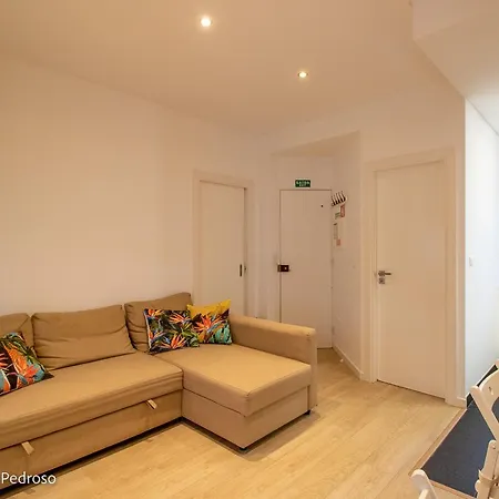 Nesha Flats Apartament Ericeira