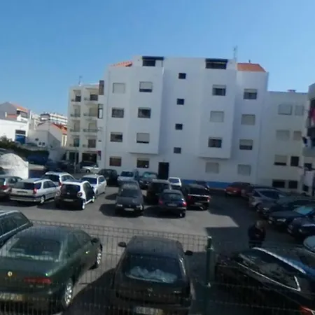 Nesha Flats דירה *