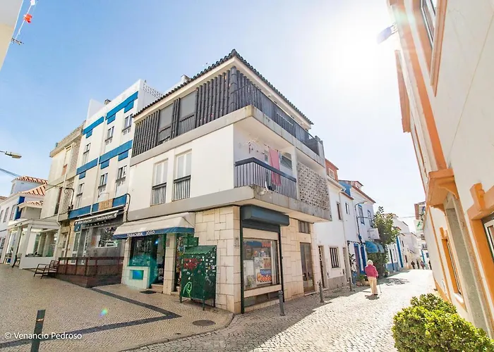 Nesha Flats דירה